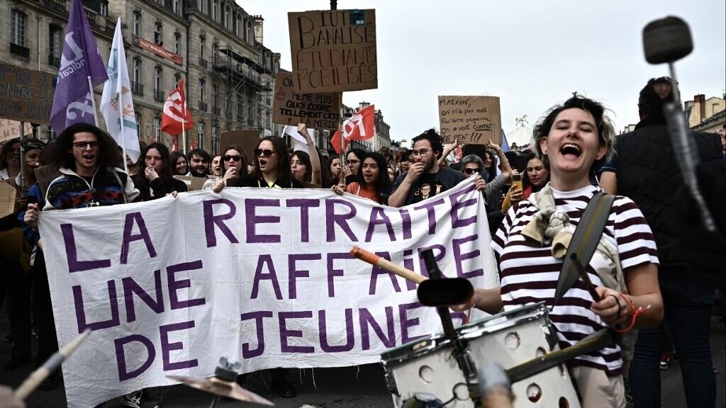 , Actu française: les lycéens et les étudiants se joignent à la contestation